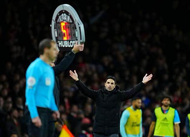 亚博体育-英超“有效比赛时间”都不足了 足球要不要再改改？